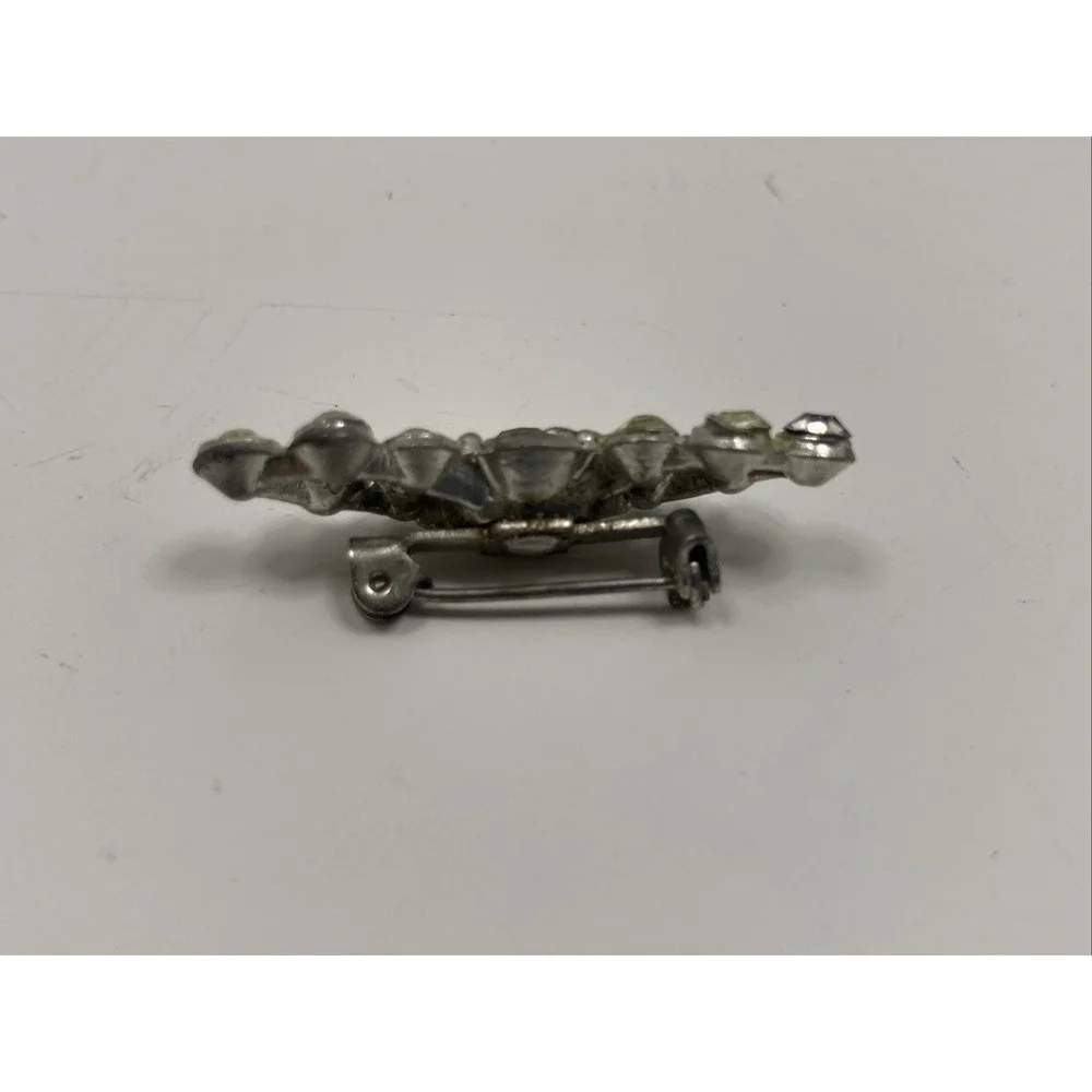 Vintage Rhinestone Prong Curved‎ Brooch Silver Tone metal 1.5in